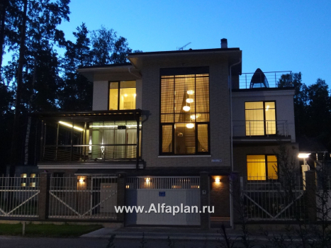 Проекты домов Альфаплан - «Три  семерки» - проект трехэтажного дома, гараж в цоколе, второй свет и панорамные окна, современный дизайн дома - превью дополнительного изображения №2